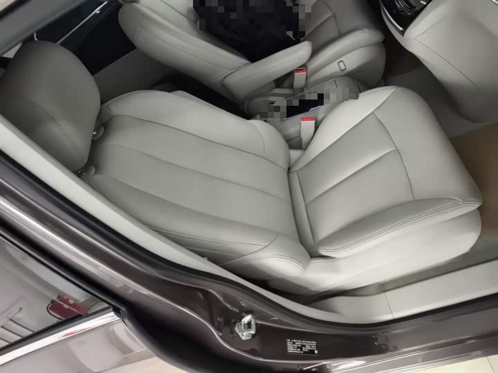 Фото 25 - Buick GL8 ES