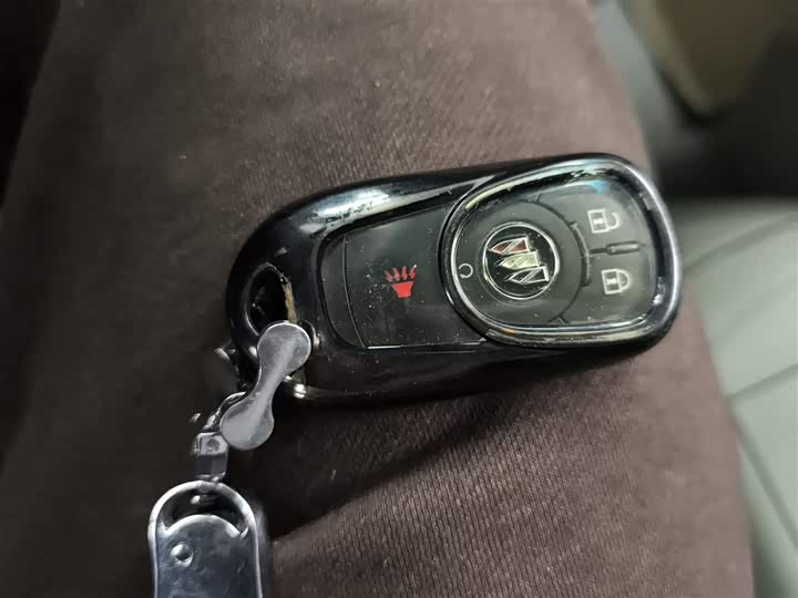 Фото 9 - Buick GL8 ES