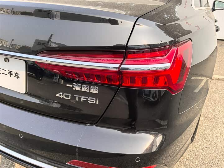 Фото 11 - Audi A6L