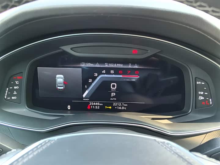 Фото 14 - Audi A6L