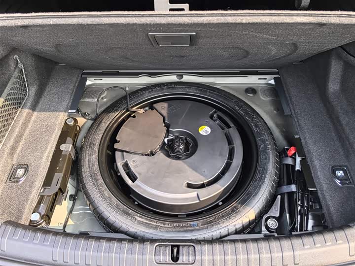 Фото 22 - Audi A6L