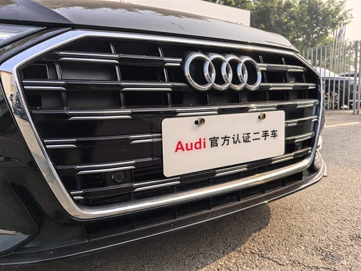 Фото 7 - Audi A6L