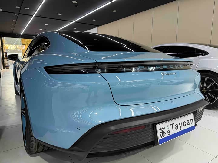 Фото 3 - Porsche Taycan