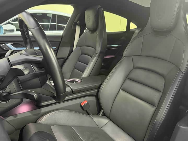 Фото 6 - Porsche Taycan