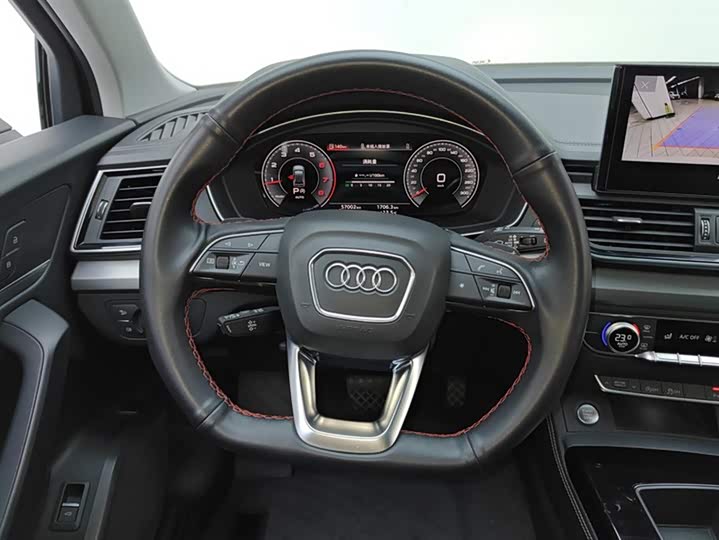Фото 15 - Audi Q5L