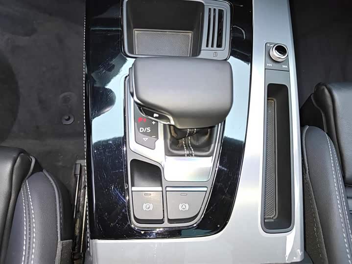 Фото 16 - Audi Q5L