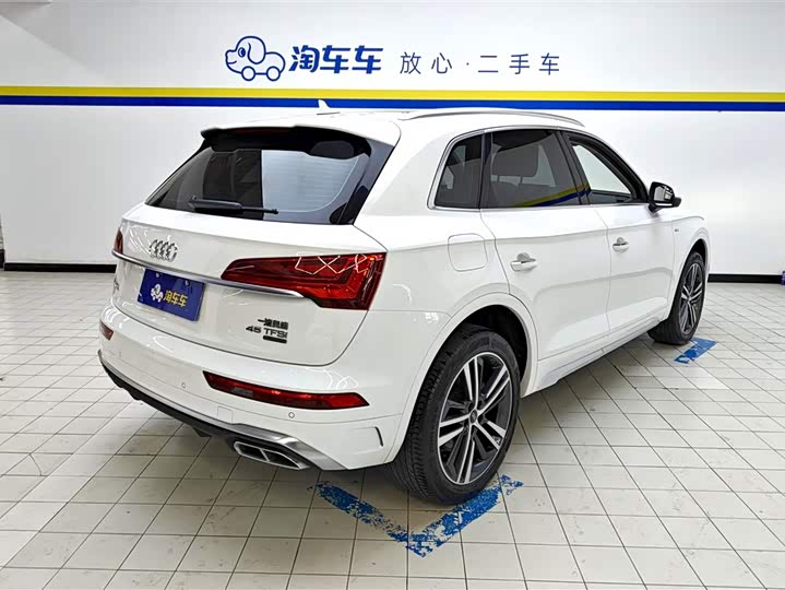 Фото 3 - Audi Q5L