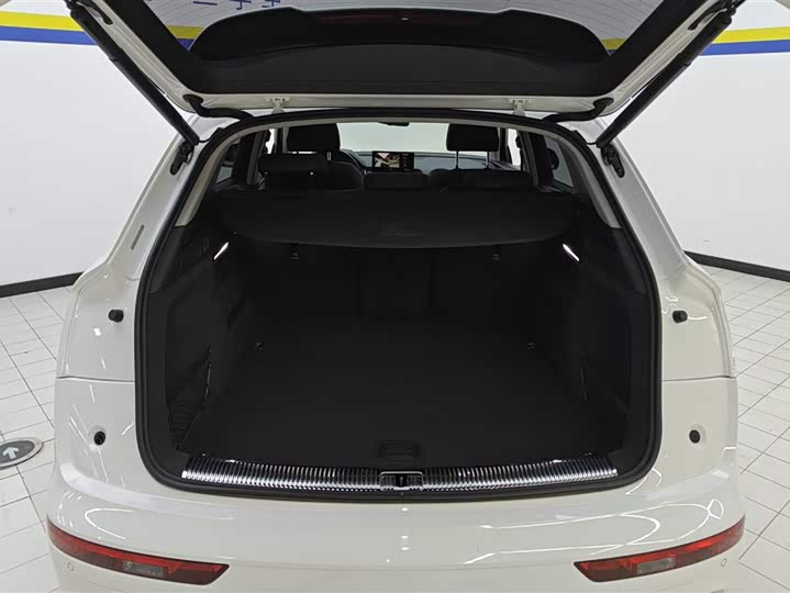 Фото 4 - Audi Q5L