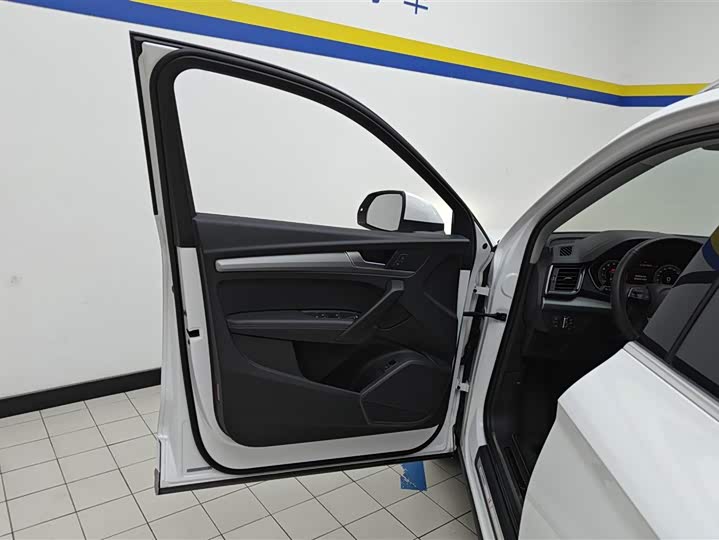 Фото 7 - Audi Q5L