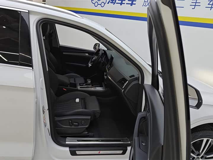 Фото 8 - Audi Q5L