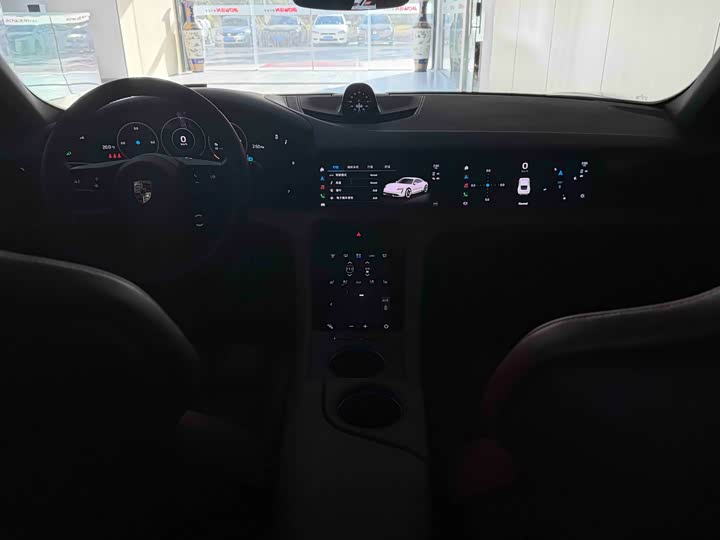 Фото 13 - Porsche Taycan