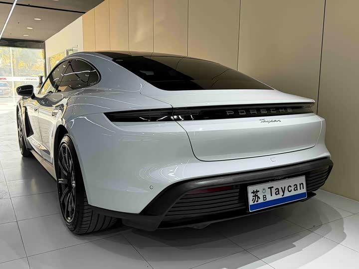 Фото 3 - Porsche Taycan