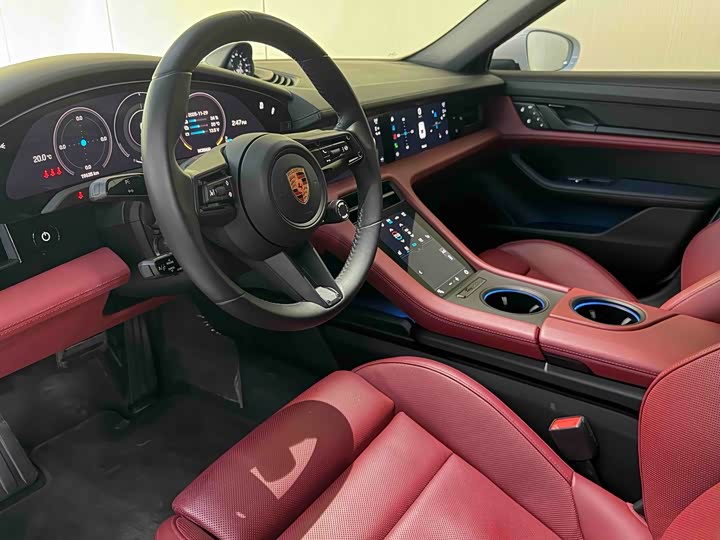 Фото 7 - Porsche Taycan