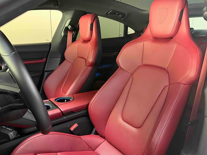 Фото 9 - Porsche Taycan