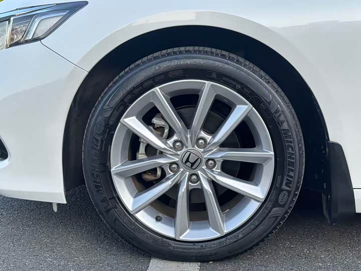 Фото 19 - Honda Accord