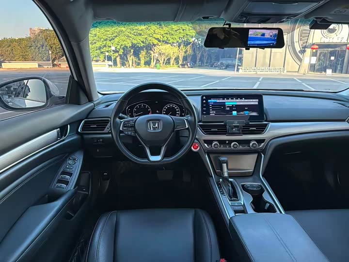 Фото 6 - Honda Accord