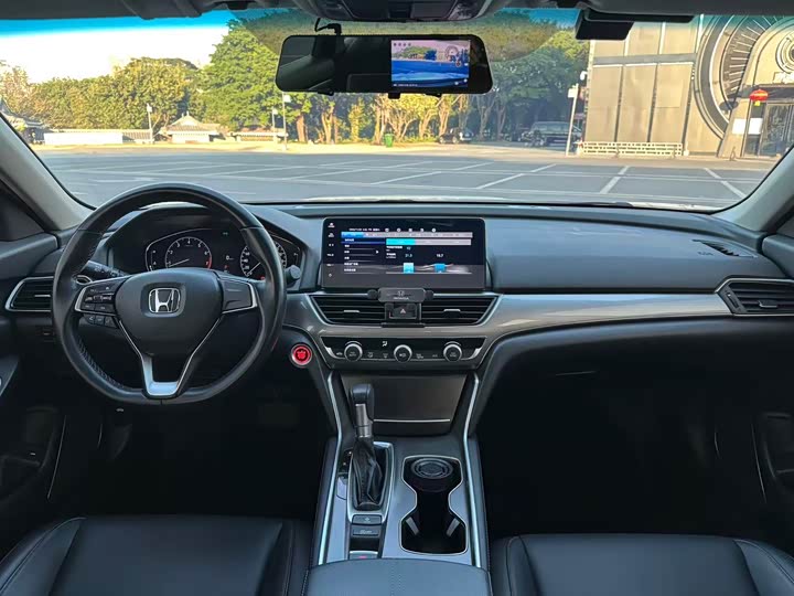 Фото 7 - Honda Accord
