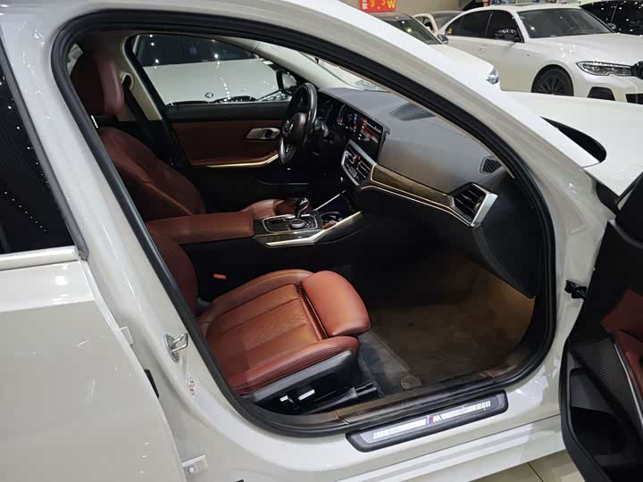 Фото 13 - BMW 3 Series