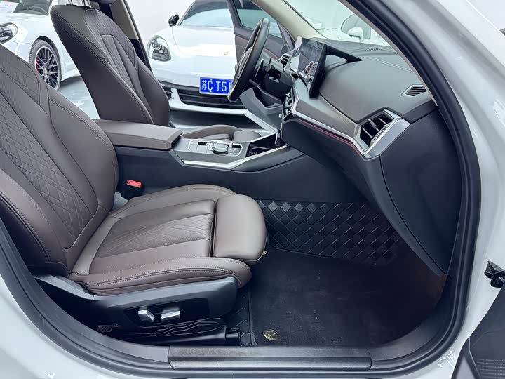 Фото 11 - BMW 3 Series