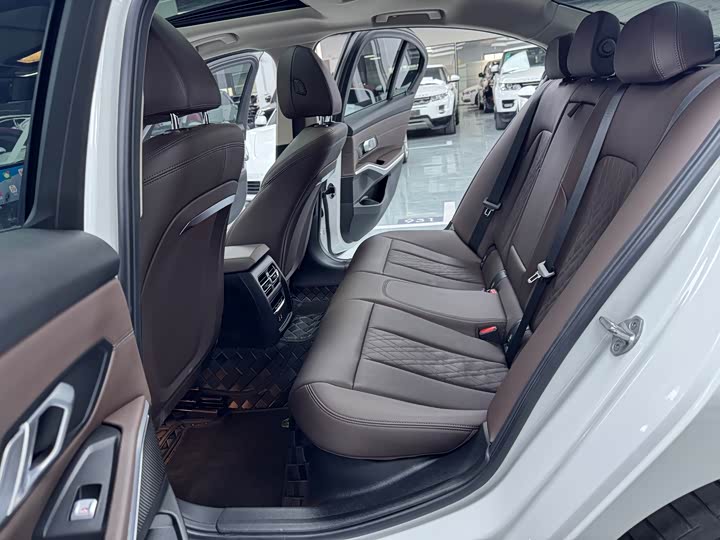 Фото 16 - BMW 3 Series