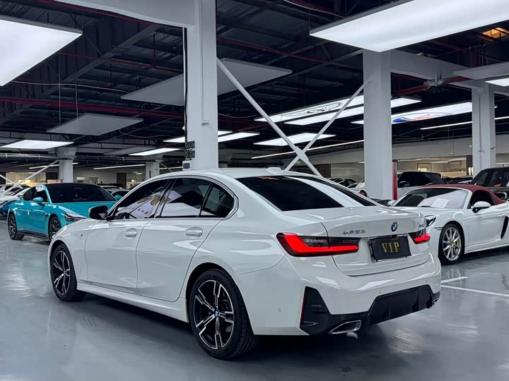 Фото 17 - BMW 3 Series