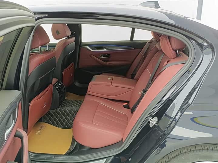 Фото 11 - BMW 5 Series