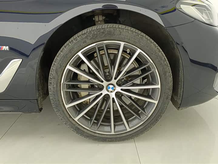 Фото 6 - BMW 5 Series