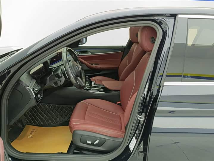 Фото 9 - BMW 5 Series