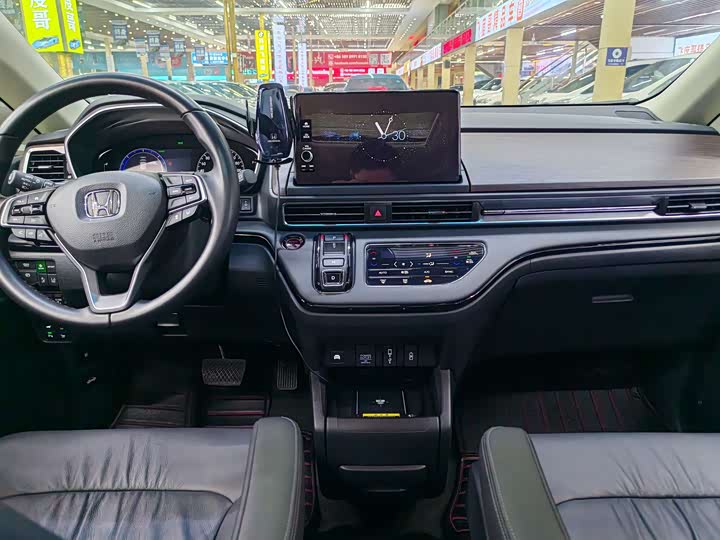 Фото 16 - Honda Odyssey