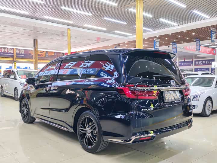 Фото 6 - Honda Odyssey