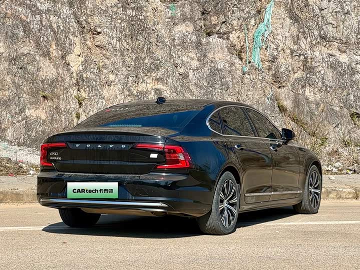 Фото 10 - Volvo S90 Hybrid