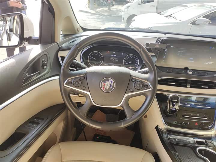 Фото 11 - Buick GL8 ES