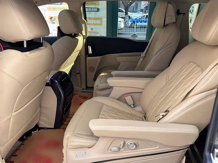 Фото 17 - Buick GL8 ES