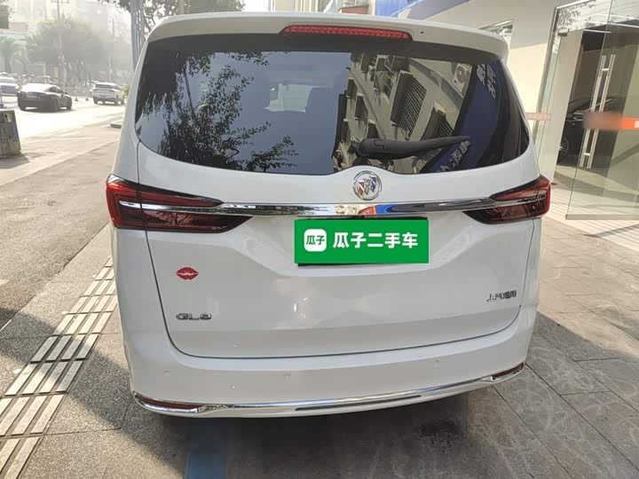 Фото 6 - Buick GL8 ES