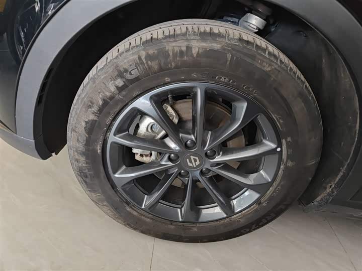 Фото 22 - Leapmotor C11