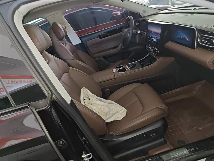 Фото 24 - Leapmotor C11