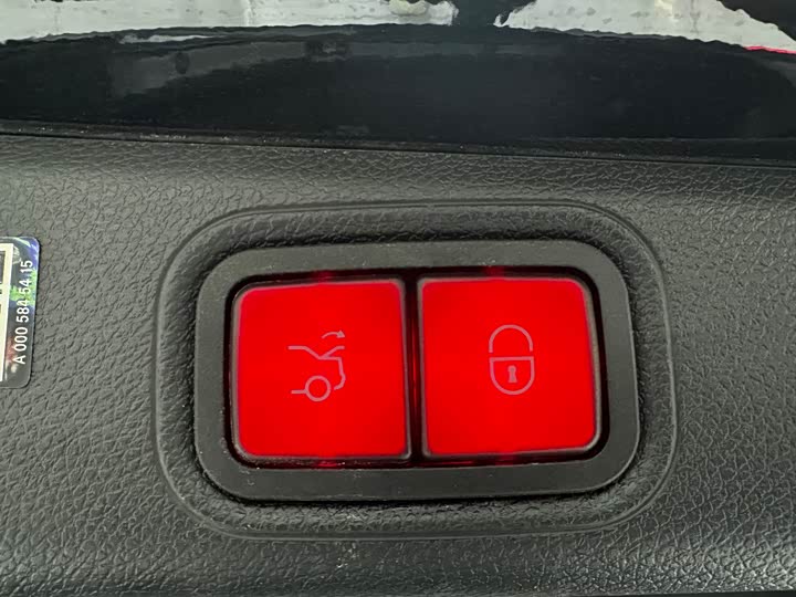 Фото 24 - Mercedes-Benz E-Class