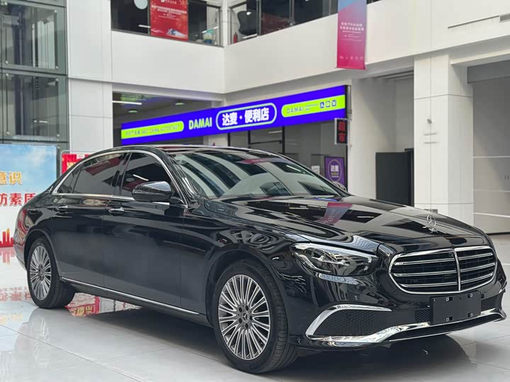 Фото 3 - Mercedes-Benz E-Class