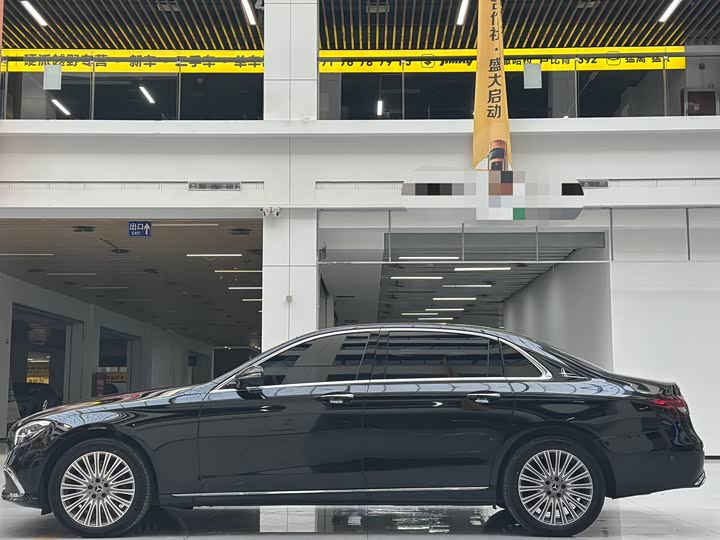 Фото 8 - Mercedes-Benz E-Class