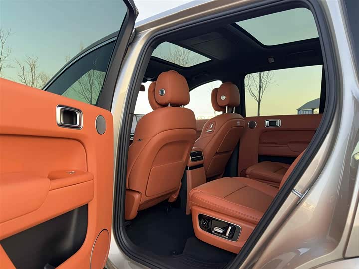 Фото 13 - LiXiang L9