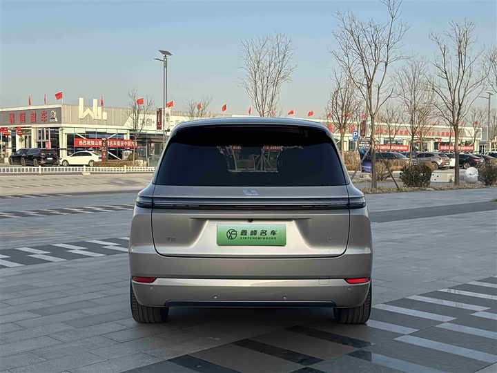 Фото 23 - LiXiang L9