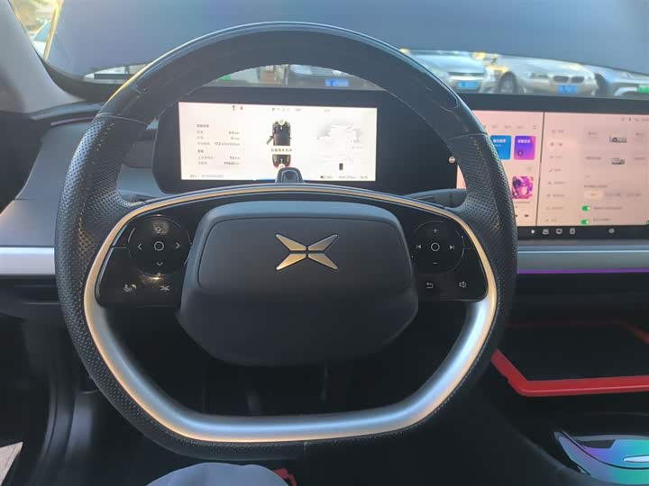 Фото 11 - XPeng P7