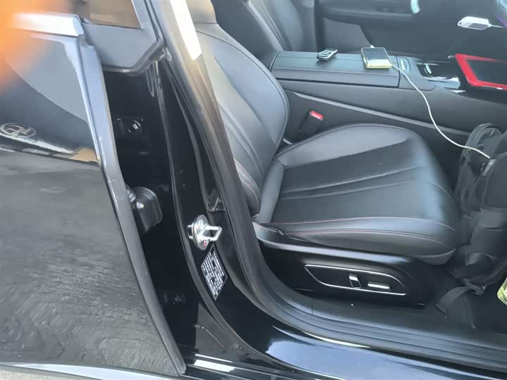 Фото 25 - XPeng P7