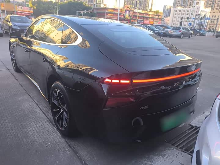 Фото 5 - XPeng P7