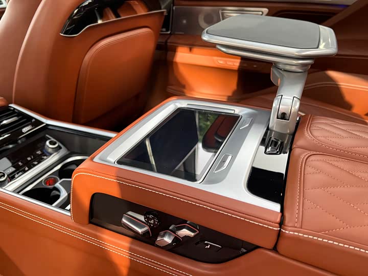 Фото 29 - BMW 7 Series