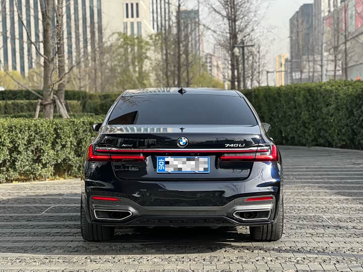 Фото 5 - BMW 7 Series