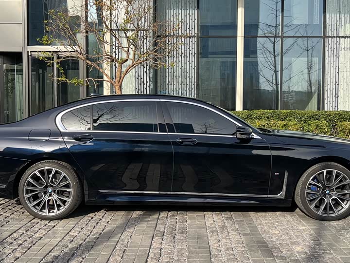 Фото 7 - BMW 7 Series