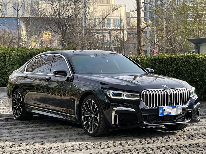 Фото 8 - BMW 7 Series
