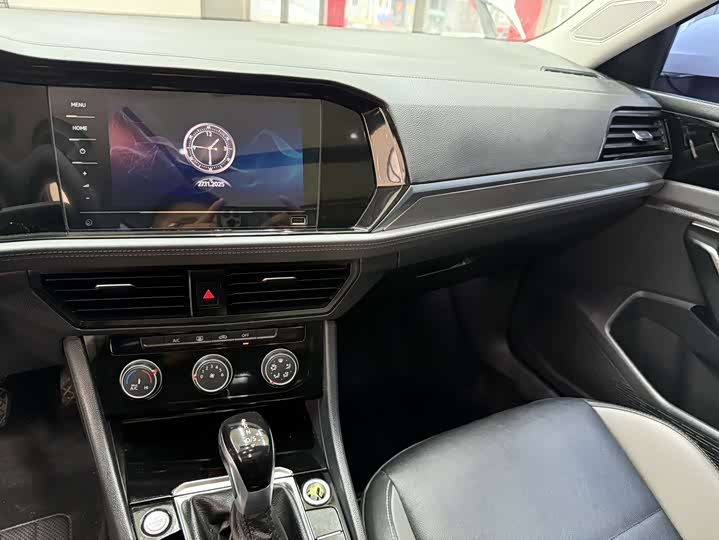 Фото 12 - Volkswagen Sagitar L