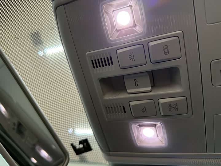 Фото 14 - Volkswagen Sagitar L